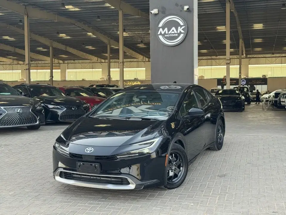 Toyota Prius PLUG-IN HYBRID / 2.0L V4 / 1000KM RANGE / 72KM ON ELECTRIC ONLY/ RADAR / LINE ASSIST / BIG SCREEN