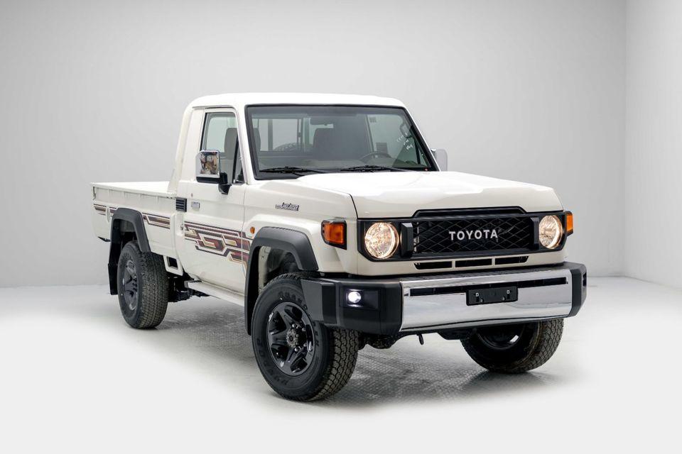 Toyota Land Cruiser Pick Up LC79 4.0L - White Inside Beige Export Only