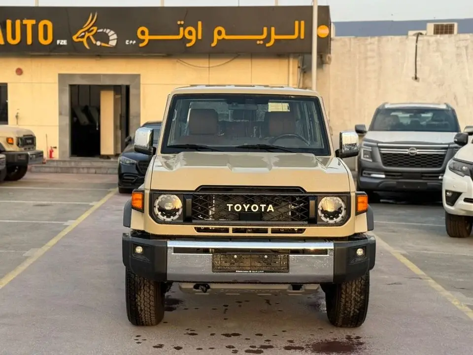 Toyota Land Cruiser 76 Toyota Land Cruiser LC 76 4.0 2025