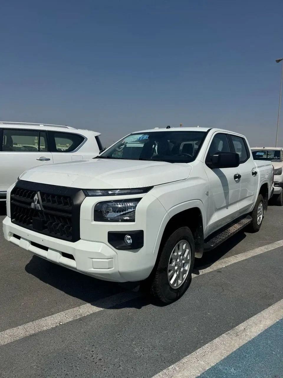 Mitsubishi L200 GL Double Cab Diesel M/T 2.4L Mitsubishi L200 M/T 2.4L Diesel!!!