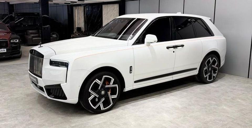 Rolls-Royce Cullinan Silver Badge 2026 Facelift Kit GCC Specs Service Contract