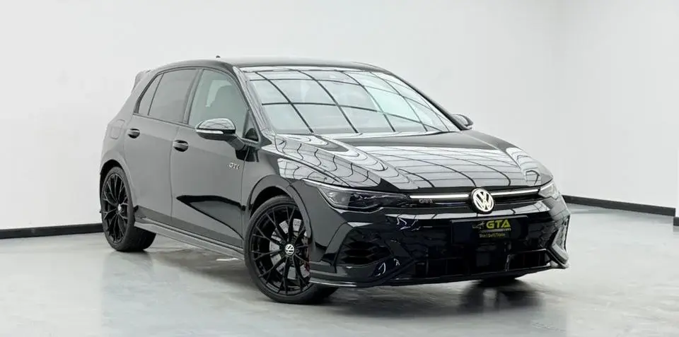 Volkswagen Golf GTI SEL 2.0T 2025 Volkswagen Golf GTI, Warranty, Full Agency Service History, European