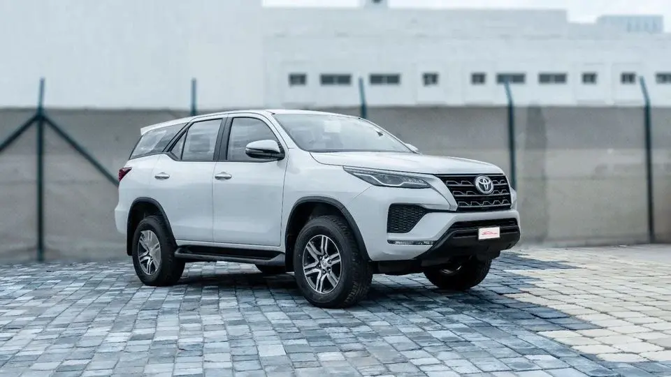 Toyota Fortuner 2026 Toyota Fortuner GX 2.7 AT Petrol (White-Tan) RWD