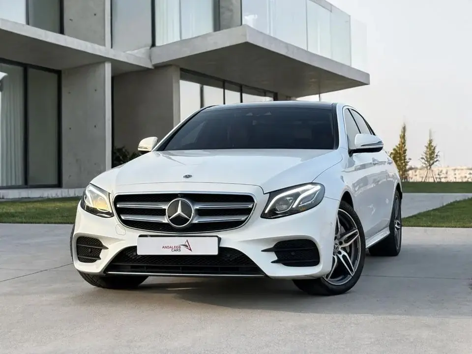 Mercedes-Benz E300 Premium + 2.0L AED 1,900 P.M 0% DOWN PAYMENT MERCEDES-BENZ E300 AMG 2.0L V4 2020