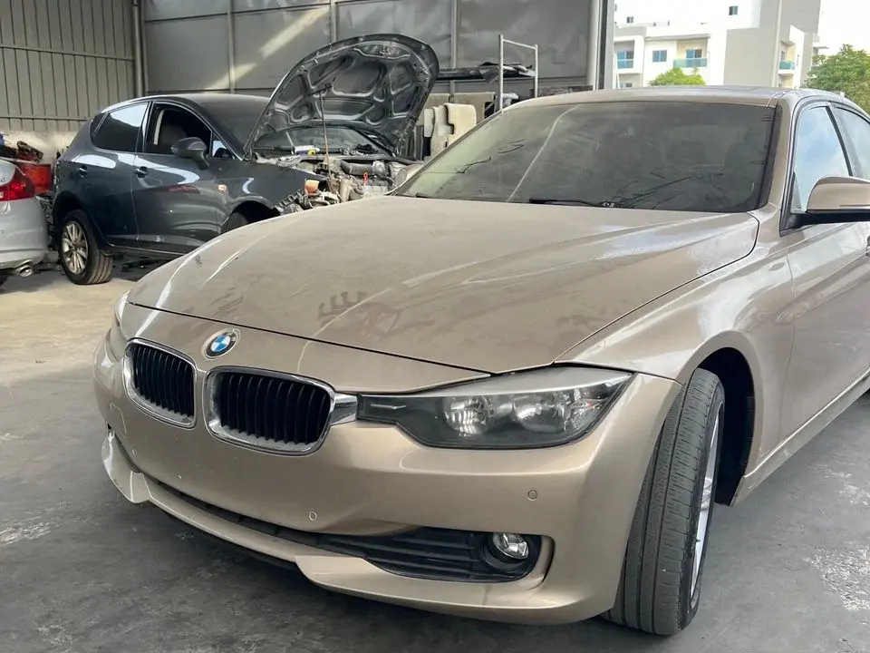 BMW 328i