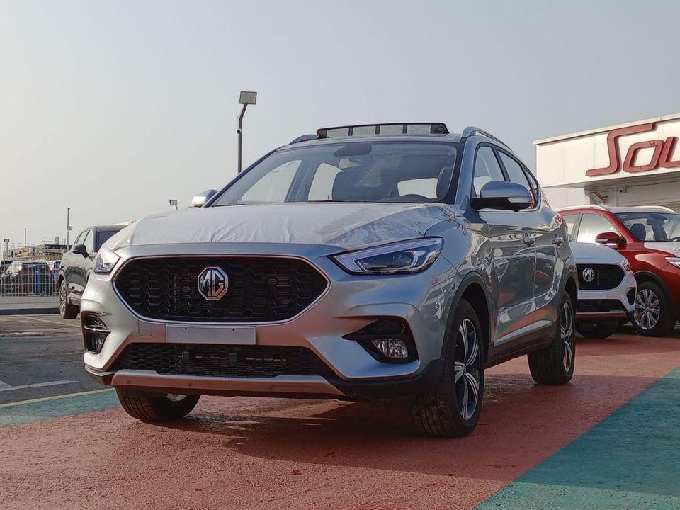 MG ZS Used MG ZS luxury 1.5L Petrol SUV FWD silver color 2023 Model