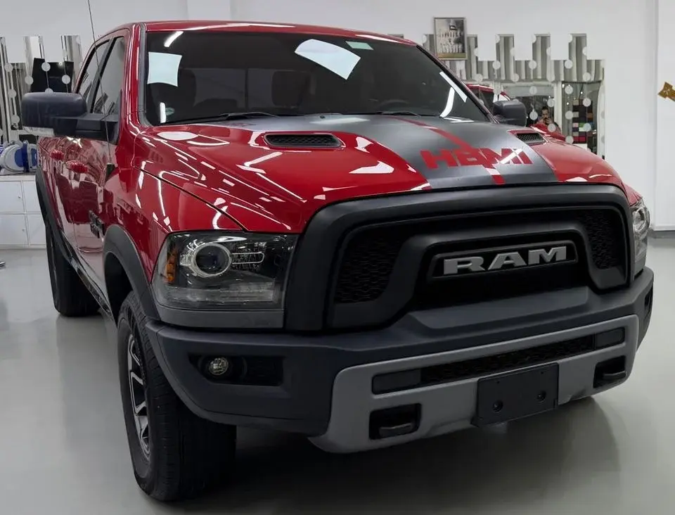 Dodge Ram Van Only 8000 km .. Brand new condition .. V8 .. 5,7 L .. HEMI