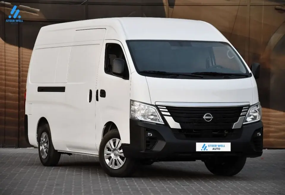 Nissan Urvan 3-Seater Automatic (4-Door) NV350 Highroof Delivery Van GCC White Automatic