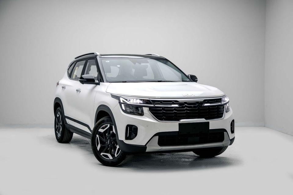 Kia Seltos Premium 1.5L - White & Black Inside Black Export Only