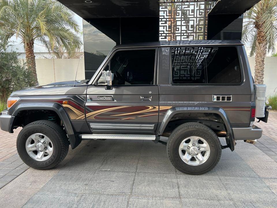 Toyota Land Cruiser 70