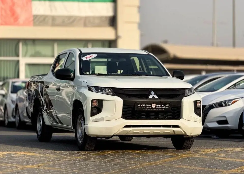 Mitsubishi L200 GL 2.4L (128 HP) Double Cab Utility Mitsubishi L200 2.4L 2023 RWD GCC, accident-free, in excellent c