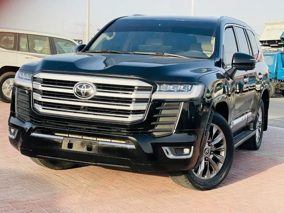 Toyota Land Cruiser Toyota landcuriser GXR V8 full option upgrade inside and outside 2025 shape