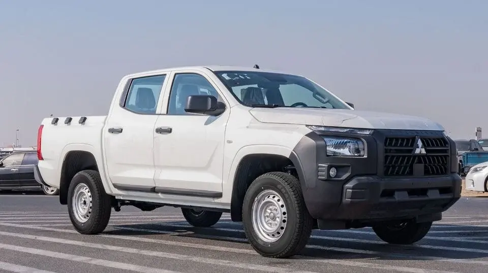 Mitsubishi L200 2026 Mitsubishi L200 GL 2.4L 4WD DC MT Petrol (White)