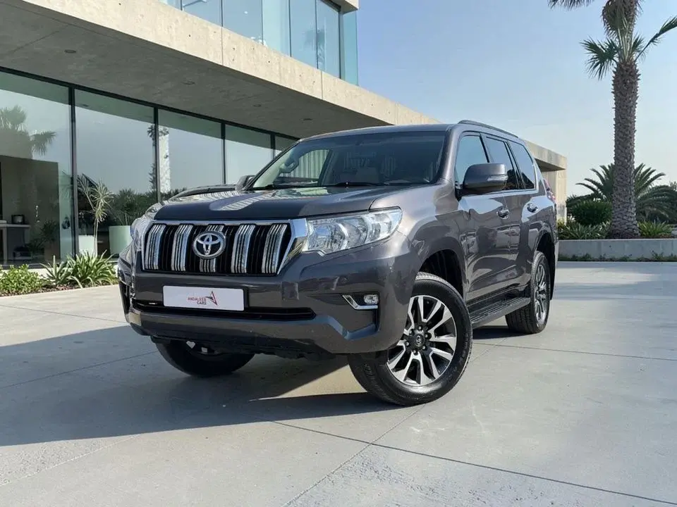 Toyota Prado GXR 4.0L 4WD AED 2,160 P.M 0% DOWN PAYMENT TOYOTA PRADO GXR 4.0L V6 4WD 2022 GCC SPECS