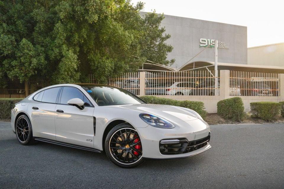Porsche Panamera GTS 4.0L (455 HP)