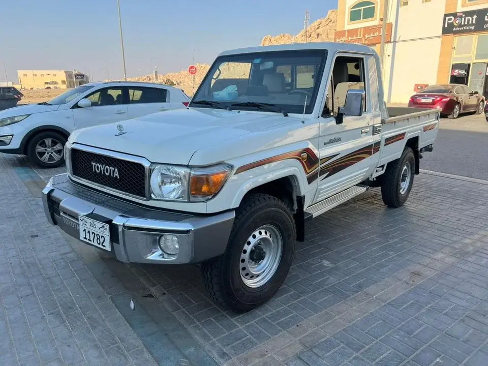 Toyota Land Cruiser Pick Up PETROL