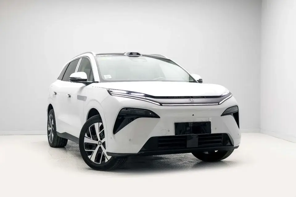 BYD Tang L Flagship- White Inside Black and Grey Export Only