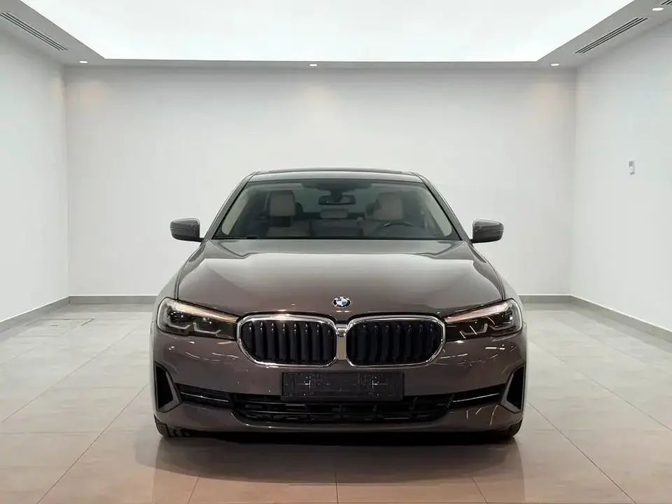 BMW 520i 520i GCC Specs Well Maintained Premium Interior
