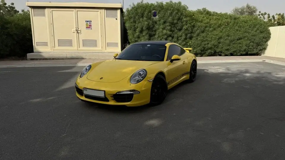 Porsche 911 Carrera S 3.8L (385 HP) Coupe
