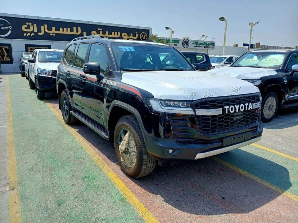 Toyota Land Cruiser GR-S 3.3L TOYOTA LC300 GR-SPORT DEISEL 3.3 2025