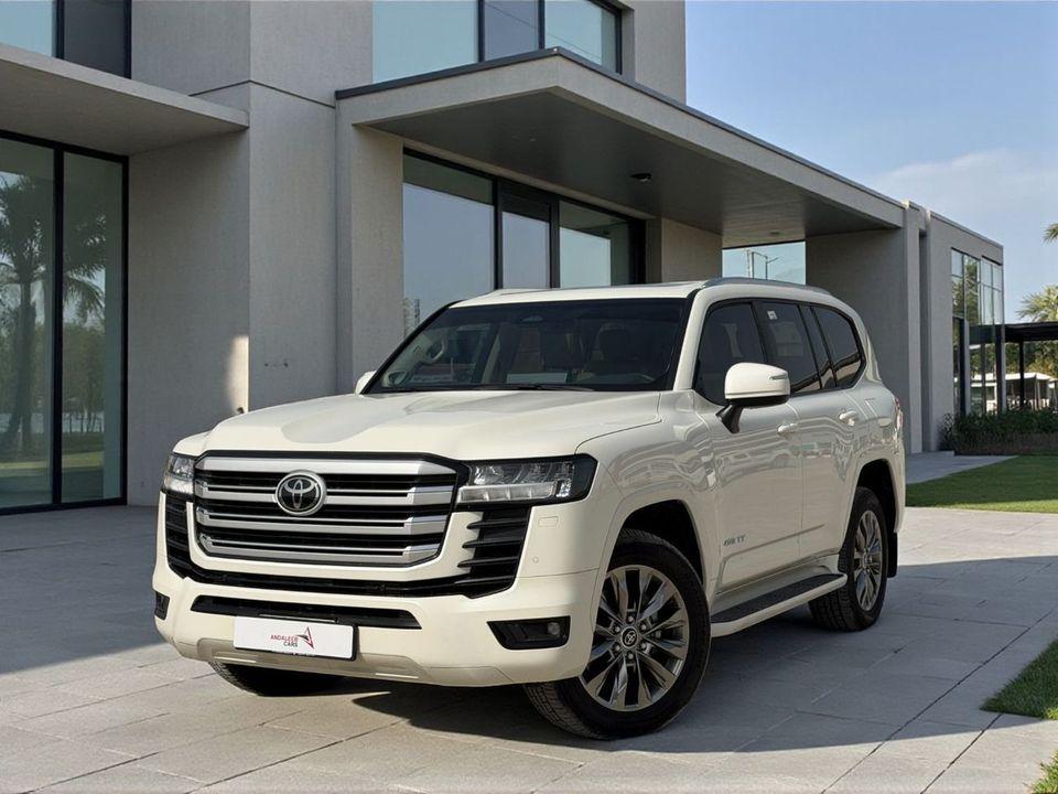 Toyota Land Cruiser GXR 3.5L TOYOTA LAND CRUISER GXR TWIN TURBO 3.5L V6 – 409 BHP 2025 GCC SPECS AED 4,960 PER M