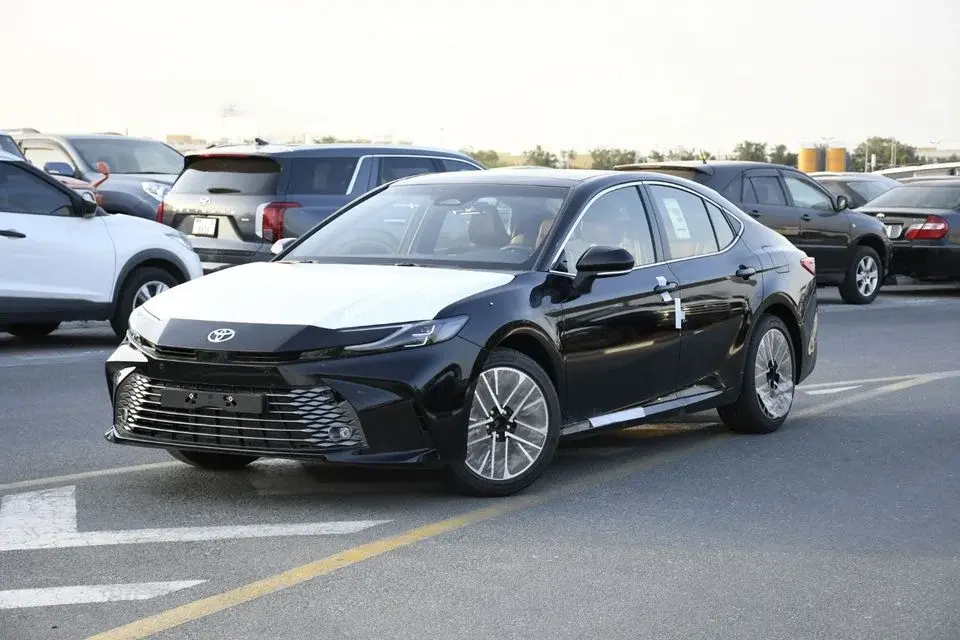 Toyota Camry 2.5L V4 GLE Petrol ! Rader ! BSM ! Panoramic
