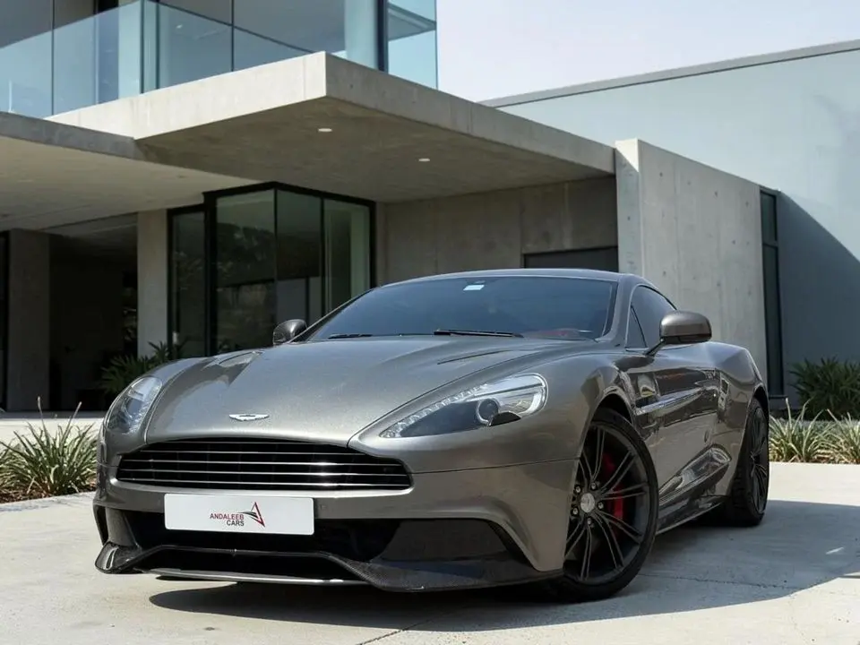 Aston Martin Vanquish Carbon Black 6.0L Coupe CARBON OPTIONS PPF ASTON MARTIN VANQUISH V12 2014 GCC SPECS
