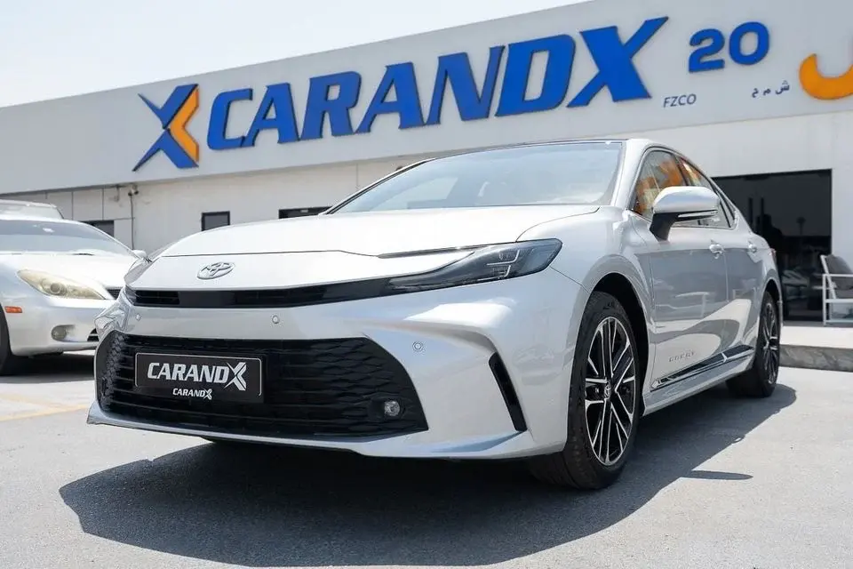 Toyota Camry LE Hybrid 2.5L 2026