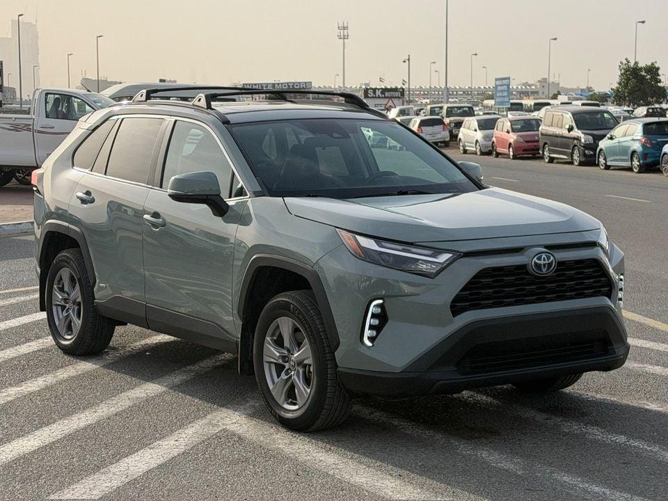Toyota RAV4 VXR HEV 2.5L (219 HP) AWD 2022 Toyota RAV4 XLE hybrid 2.5L (219 HP) AWD