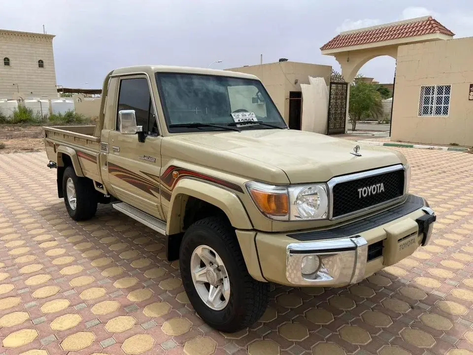 Toyota Land Cruiser Pick Up PETROL