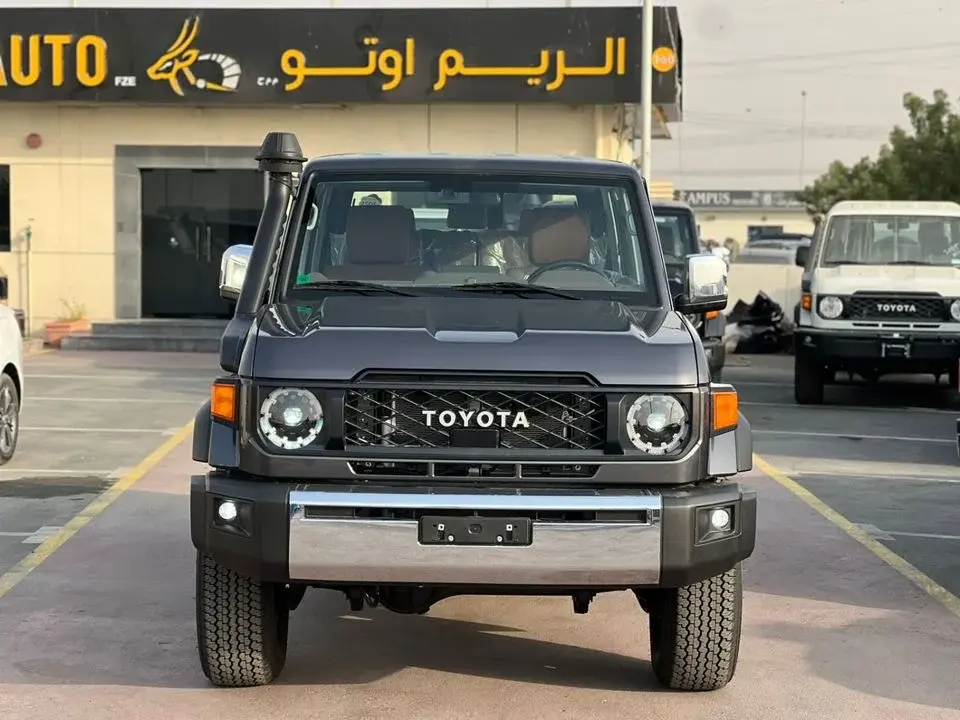 Toyota Land Cruiser 76 Toyota Land Cruiser LC 76 4.0 2025