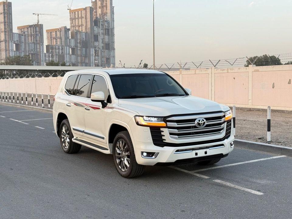 Toyota Land Cruiser GXR 4.0L (271 HP) AWD 2013 GXR 4.0L 4WD FACELIFTED 2025 WITH EXTERIOR GCC IN EXCELLENT CONDITION