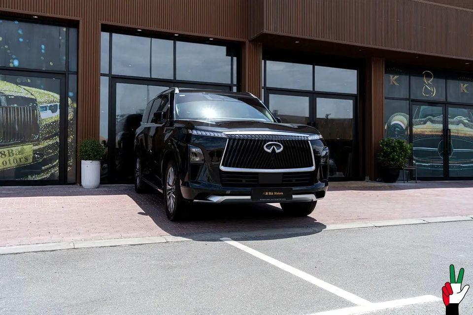 Infiniti QX80 Sensory 8 5.6L Sensory GCC Specs with Warranty and Service till 8-seaters Super Clean