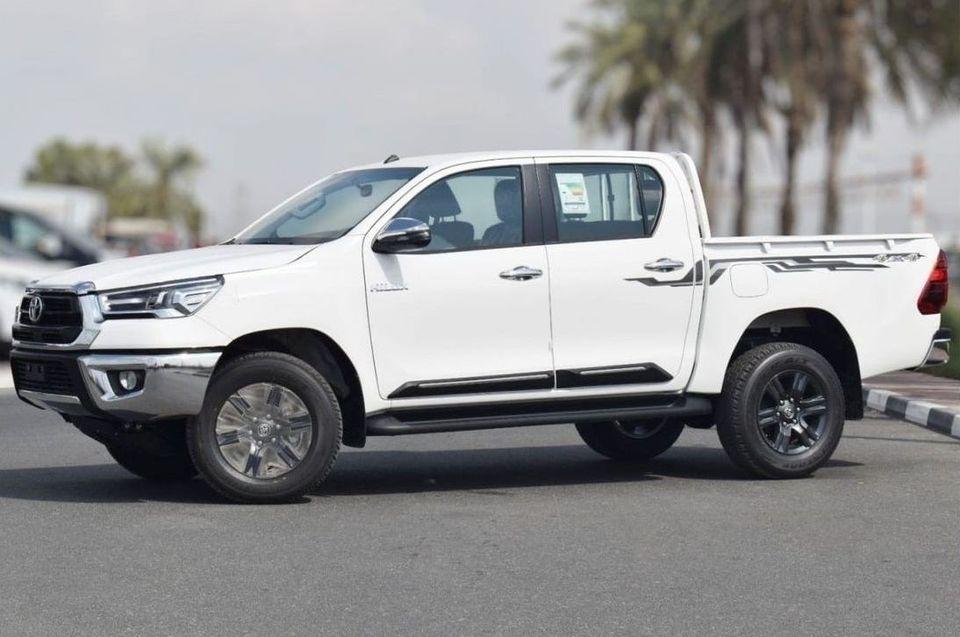 Toyota Hilux HILUX SR5 2.7L AT PETROL 2025