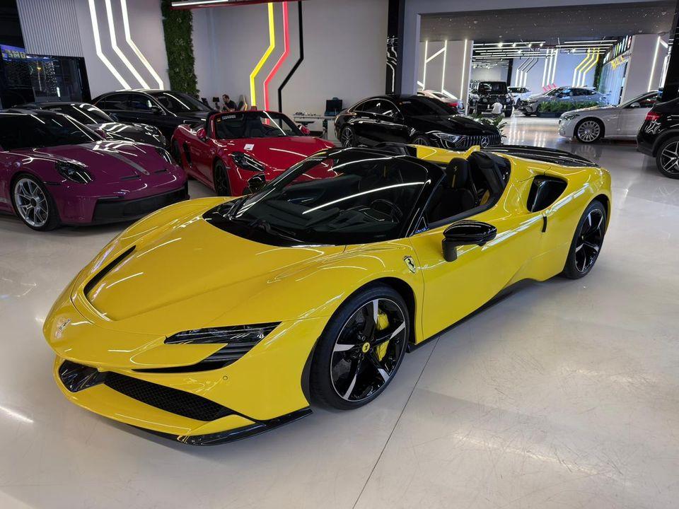 Ferrari SF90 Spider 2023 SF90 Spider Assetto Fiorano - GCC - 3800KM ONLY - Ferrari Warranty and Service contract 2030