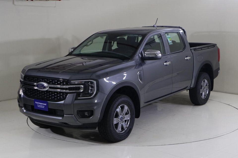 Ford Ranger XLT 2.0T Diesel RDD3424 / FREE INSURANCE & REGISTRATION / AL TAYER MOTORS / AL QOUZ SHOWROOM