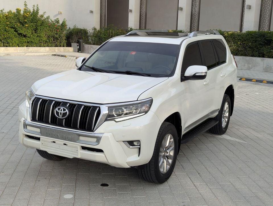 Toyota Prado Toyota Prado v6 4.0L Petro engine LHD white colour