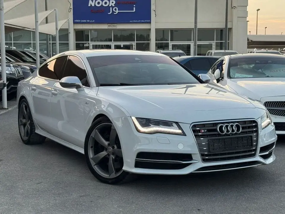 Audi S7 Top 4.0L (420 HP) S7 FULL OPTION V8 4.0L T (420 HP)