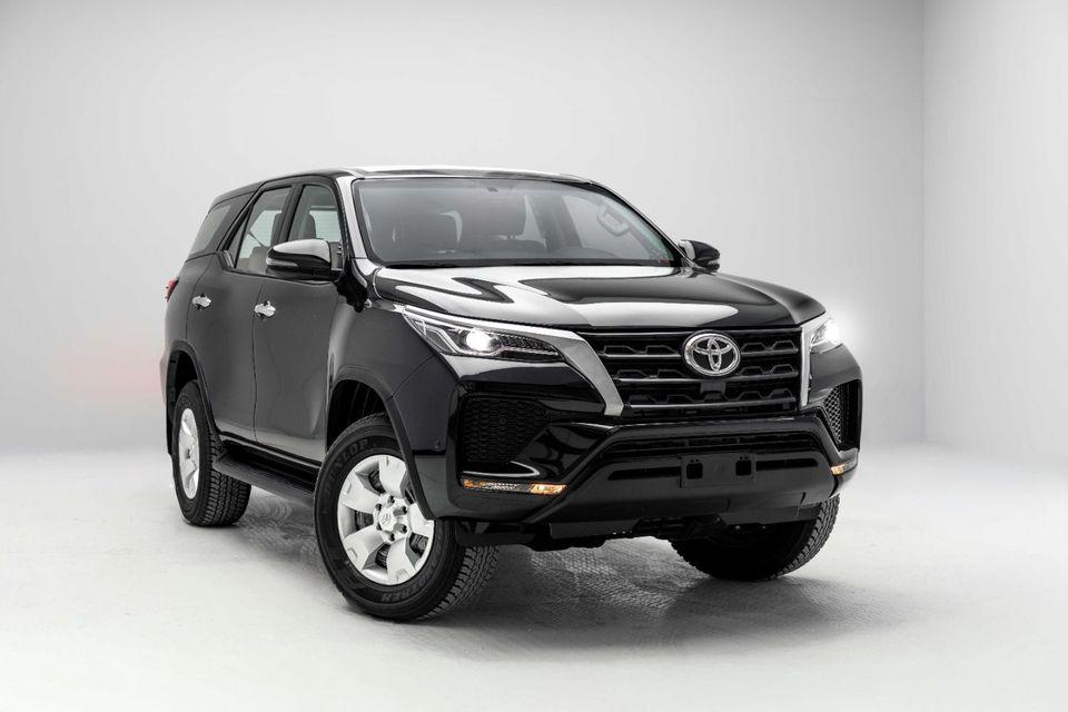 Toyota Fortuner 2.4L - Attitude Black Inside Chamois Export Only