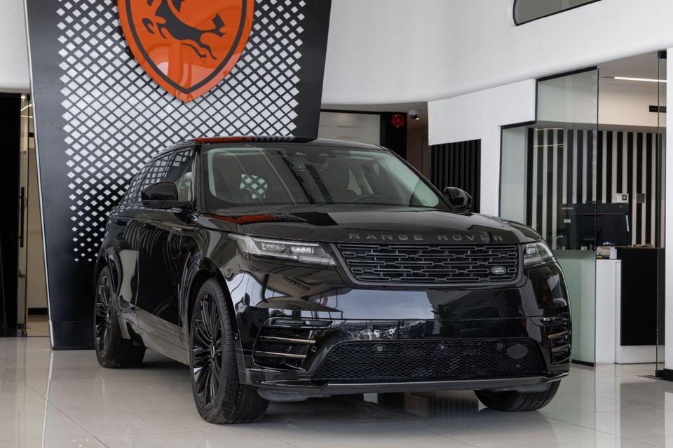 Land Rover Range Rover Velar Range Rover Velar P250 SE R Dynamic HUD Hydraulic 22 Alloy Wheels 2025 (EXPORT)