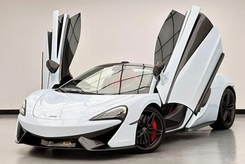 McLaren 570S Spider 2018 McLaren 570s Spider, McLaren Service History, Excellent Condition, GCC