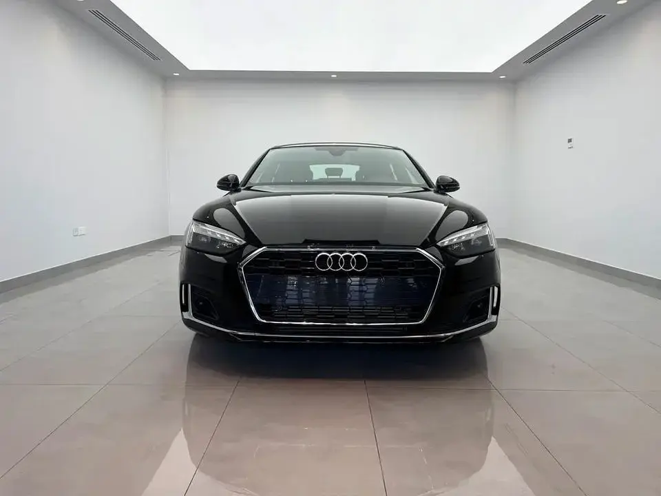 Audi A5 40 TFSI Sport 2.0L 40 TFSI GCC specs Low Mileage Sportback Clean Condition