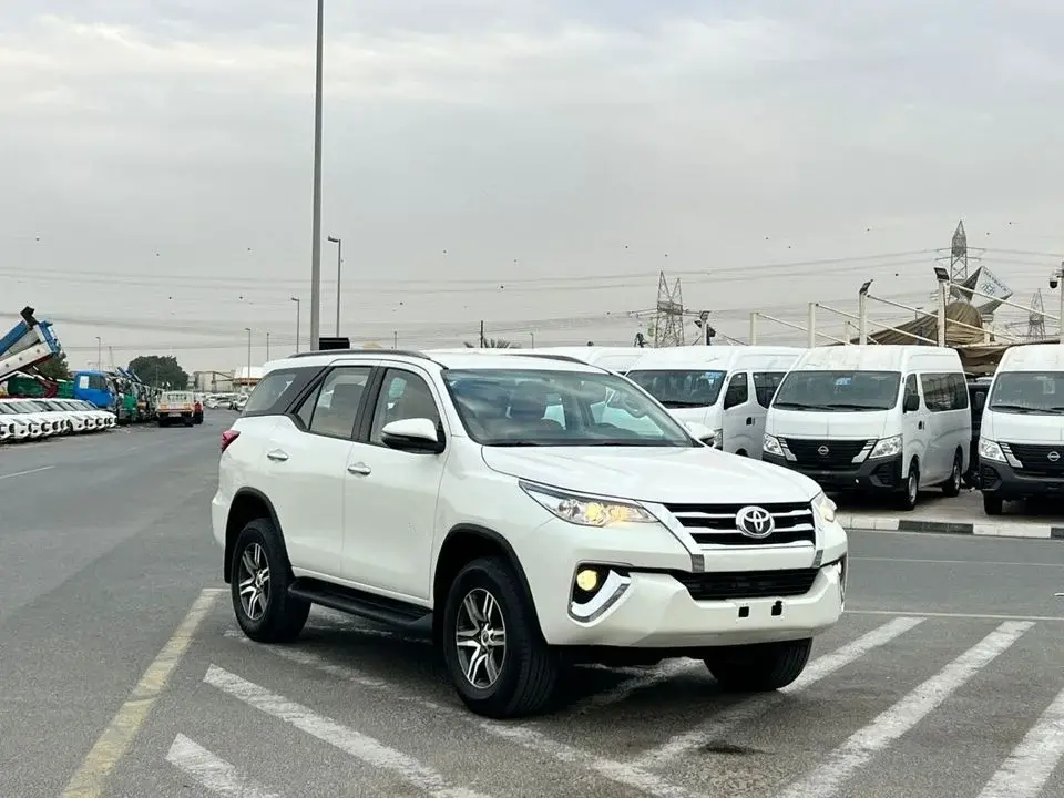 Toyota Fortuner 2019 Toyota Fortuner EXR 2.7L V4 -AWD 4x4 GCC - Rear CAM & Sensor - Cruise Control