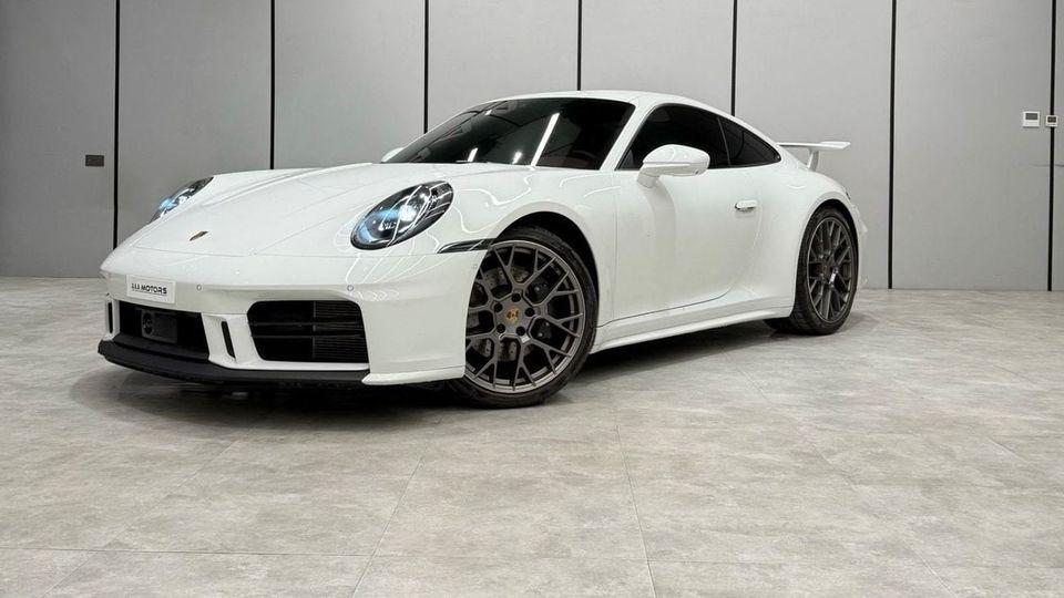 Porsche 911 Carrera 3.0L (444 HP) Coupe GCC Specs Dealer Warranty & Service Contract