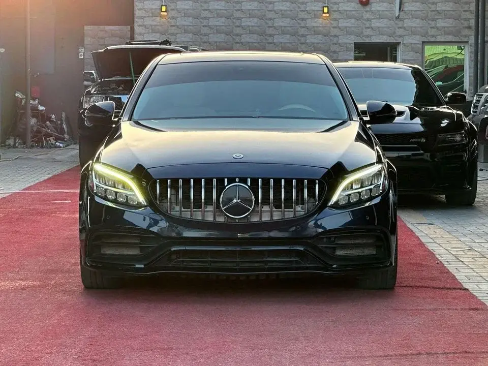 Mercedes-Benz C 300 2.0L Turbocharged - 4 Cylinder (9G-TRONIC)