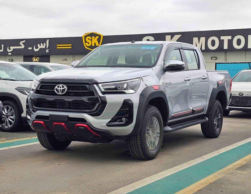 Toyota Hilux SR5 TRD WOOD INTERIOR W VISOR / 4.0L PETROL V6 4WD / BLIND SPOT / DIFFLOCK / DVD+CAMERA (CODE # H6A)