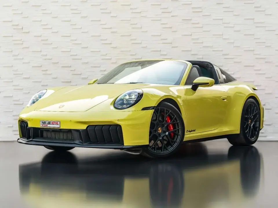 Porsche 911 Targa 4GTS 3.0L (450 HP)