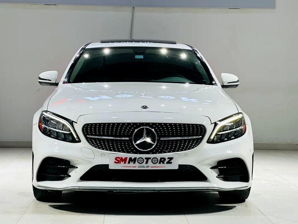 Mercedes-Benz C 300 Std 2.0L (241 HP)