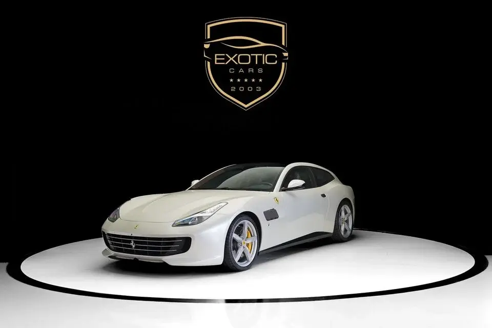 Ferrari GTC4 Lusso T V8