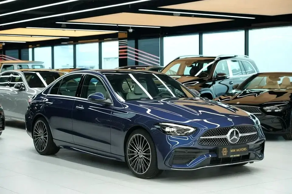 Mercedes-Benz C 200 C 200 GCC 0km Agency Warranrty AMG Package